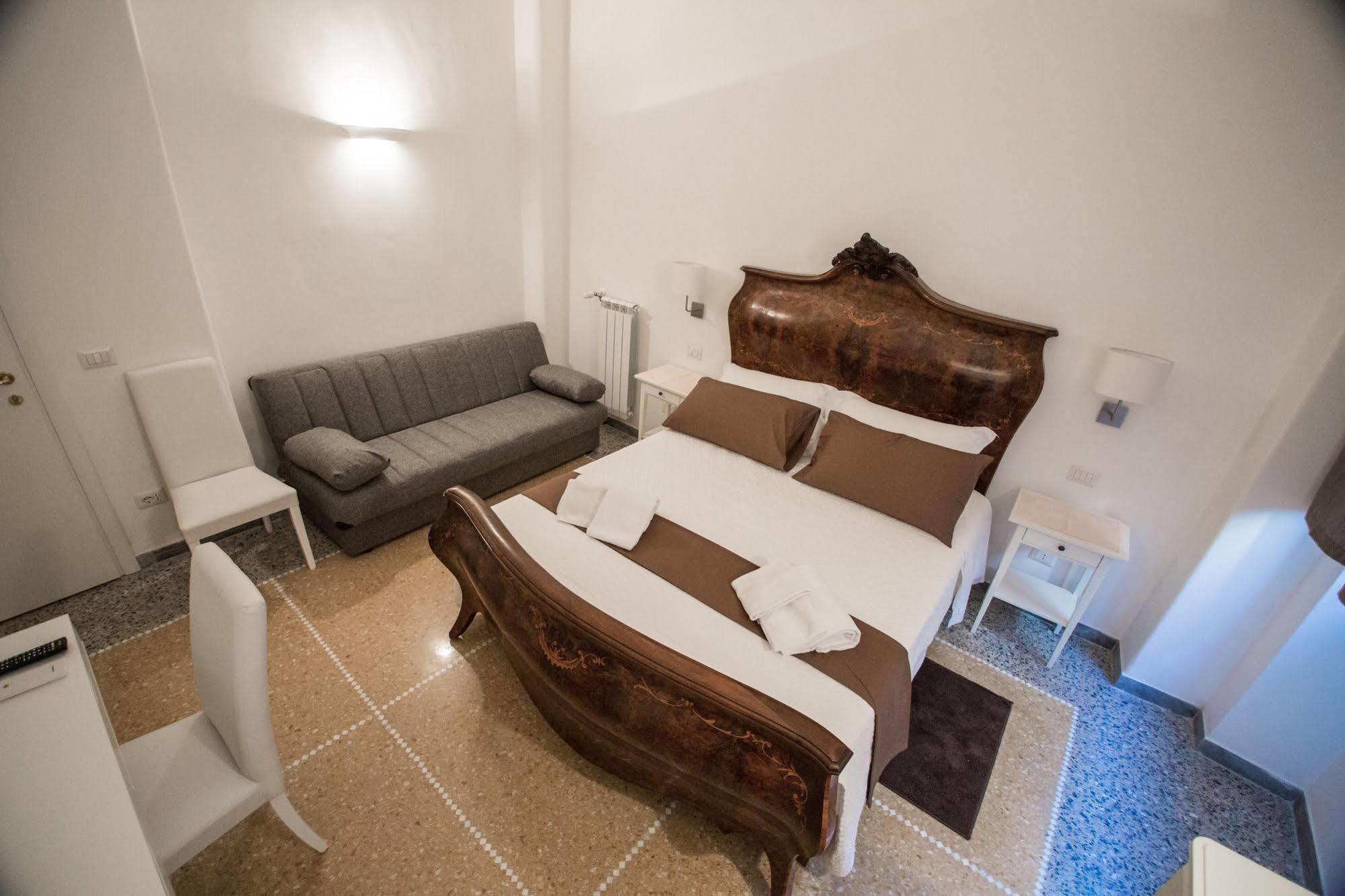 Casa de hóspedes Desiderio Di 2*